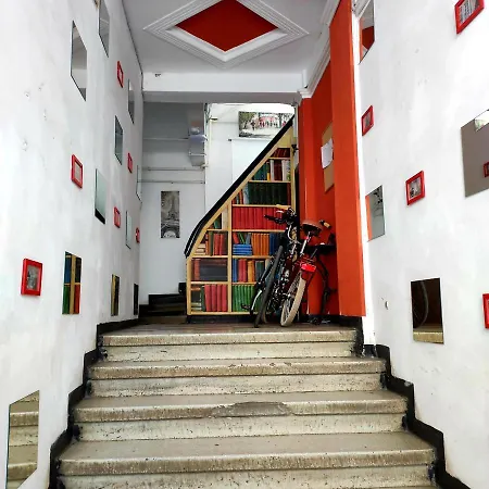 Garsoniera Centrul Bucurestiului アパート *